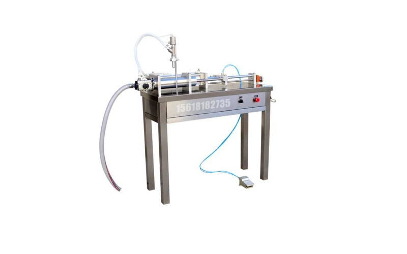 GZM1000-1C 半自動(dòng)活塞式灌裝機(jī)